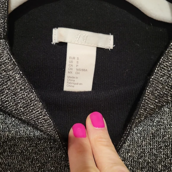 H&M sweater - Picture 2 of 5